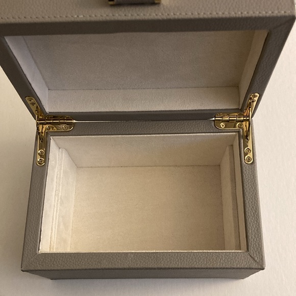 Pottery Barn Small Quinn Grey Leather Jewelry Box Foil Debossed Retired - Picture 11 of 13